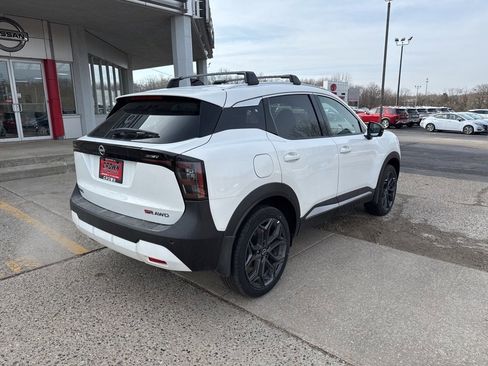 New 2026 Nissan Kicks SR image 4