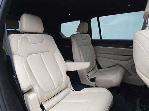 Used 2023 Jeep Grand Cherokee L Limited AWD/4WD image 45