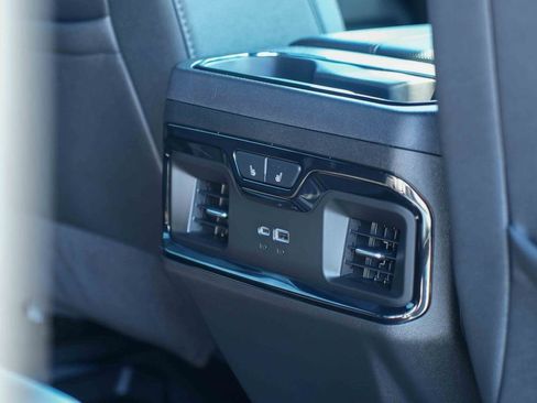 Used 2025 GMC Sierra 2500 AT4 w/ AT4 Premium Plus Package AWD/4WD image 20