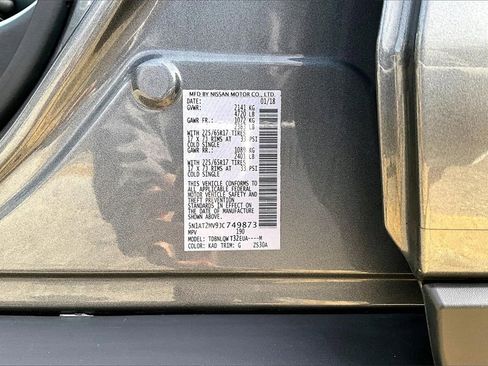 Used 2018 Nissan Rogue SV image 35