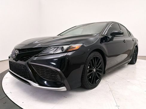 Used 2021 Toyota Camry XSE w/ Navigation Package image 16