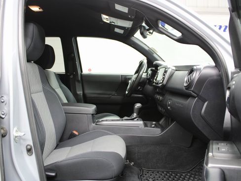 Used 2021 Toyota Tacoma TRD Sport image 24