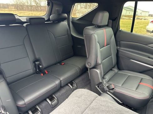 Used 2024 Chevrolet Traverse RS w/ LPO, Floor Liner Package image 52