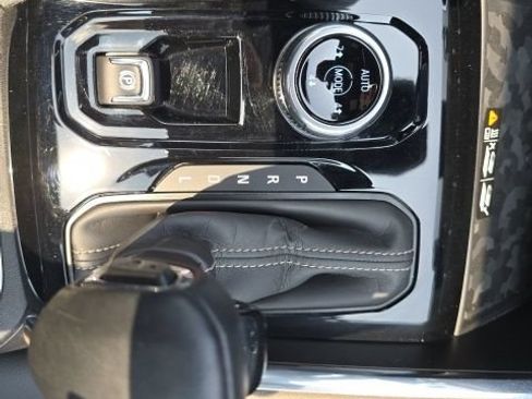 Used 2023 GMC Canyon Denali AWD/4WD image 17