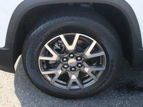 Used 2021 GMC Acadia SLE w/ Driver Convenience Package FWD image 39