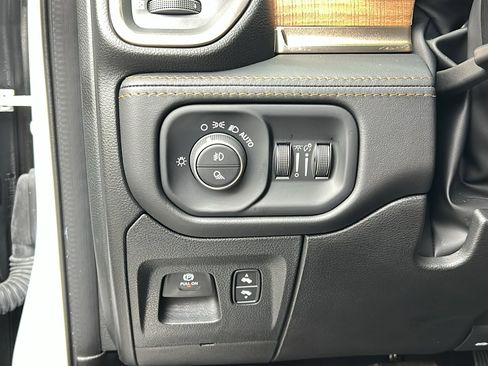 Used 2024 RAM 1500 Limited image 23