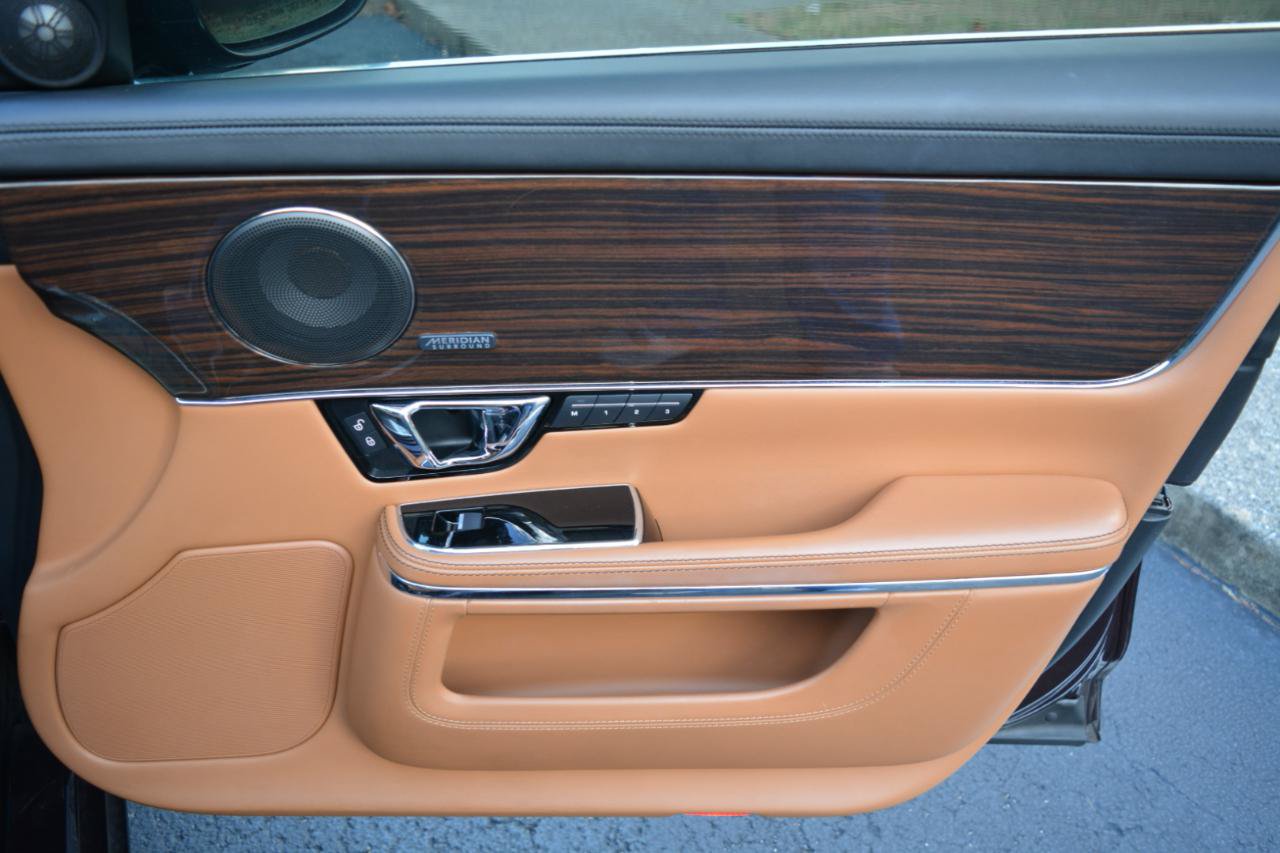 Used 2016 Jaguar XJ L Portfolio RWD image 16
