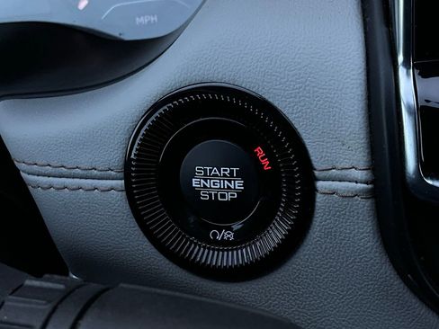 Used 2025 Jeep Compass Limited image 29