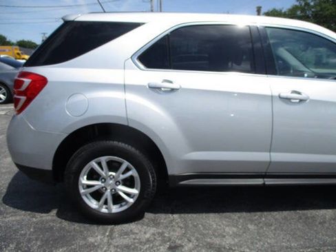 Used 2017 Chevrolet Equinox LS AWD/4WD image 12
