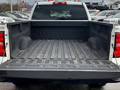 Used 2017 Chevrolet Silverado 1500 W/T w/ Trailering Package image 4