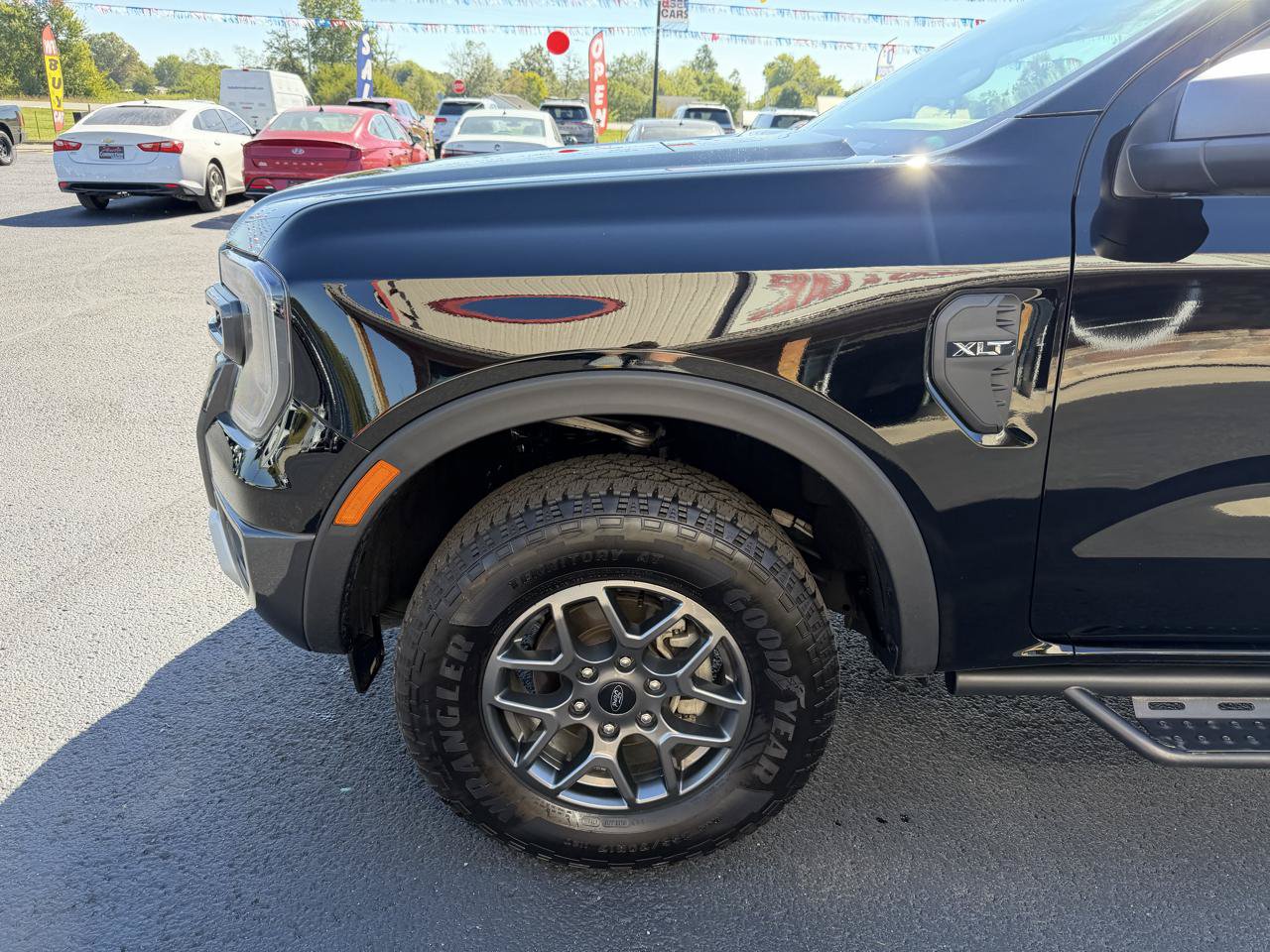 Used 2025 Ford Ranger XLT w/ FX4 Off-Road Package AWD/4WD image 11