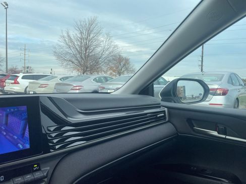 Used 2025 Toyota Camry LE image 35