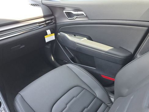 New 2026 Kia Sportage SX FWD image 18