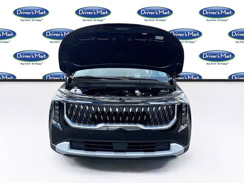 Used 2025 Kia Carnival FWD image 34