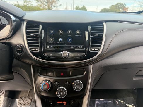Used 2019 Chevrolet Trax LT w/ LT Convenience Package image 15
