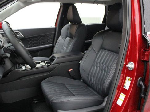 New 2025 Mitsubishi Outlander SEL image 7