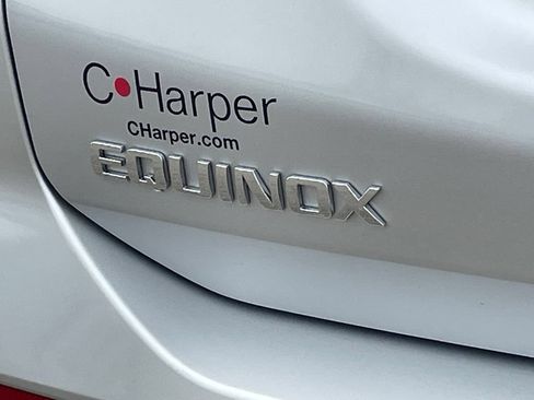 Used 2019 Chevrolet Equinox LT w/ Driver Convenience Package AWD/4WD image 18