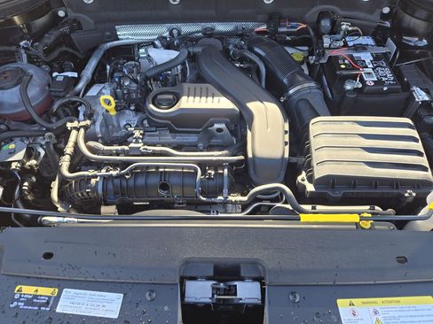 New 2026 Volkswagen Taos SE image 23