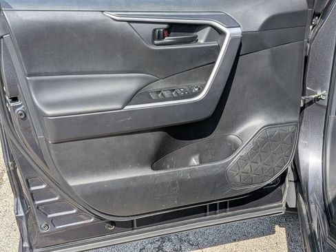 Used 2025 Toyota RAV4 LE AWD/4WD image 18