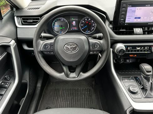 Used 2022 Toyota RAV4 LE AWD/4WD image 15