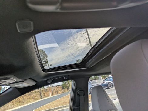 Used 2024 Toyota Corolla SE w/ SE Premium Package image 19