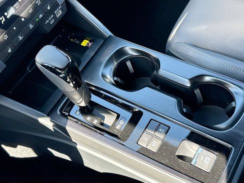 New 2026 Subaru Outback Limited AWD/4WD image 21