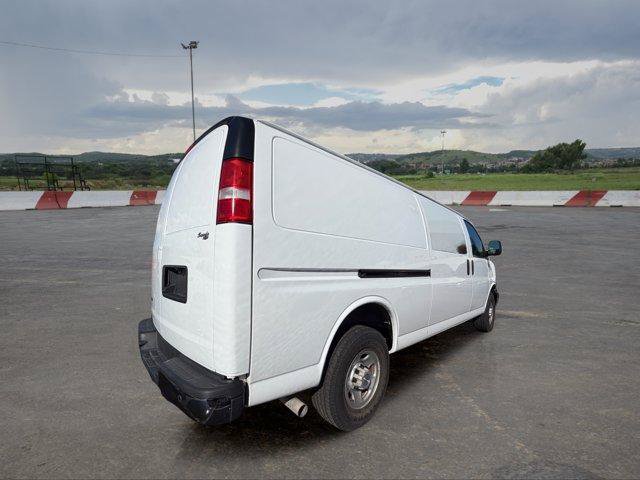 Used 2022 Chevrolet Express 3500 Extended w/ Driver Convenience Package RWD image 3