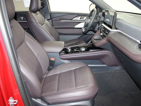 New 2026 Ford Explorer Platinum image 29