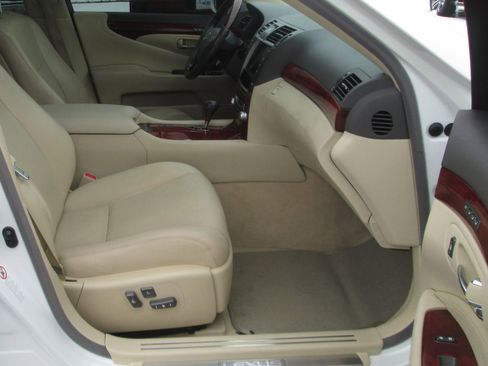 Used 2012 Lexus LS 460 AWD image 11