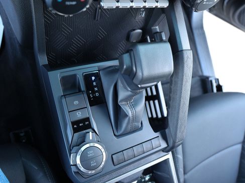 Used 2025 Toyota Tacoma SR5 image 27