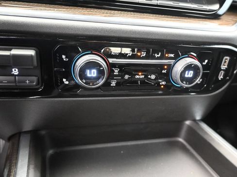 Used 2025 Chevrolet Silverado 2500 LT AWD/4WD image 16