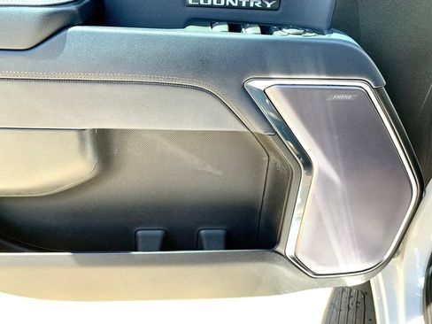 Used 2023 Chevrolet Silverado 1500 High Country w/ Technology Package AWD/4WD image 14