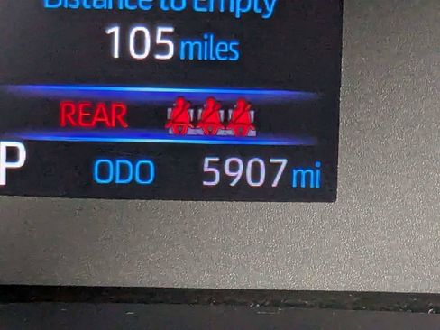 Used 2025 Toyota Corolla Cross L FWD image 17