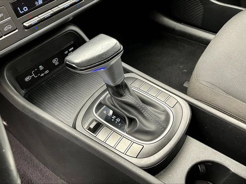 Used 2024 Hyundai Kona SEL AWD/4WD image 15
