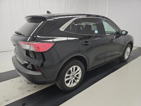 Used 2020 Ford Escape SE image 2