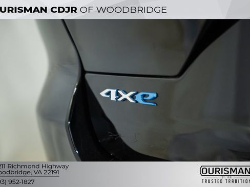 Used 2022 Jeep Grand Cherokee Limited 4xe w/ Luxury Tech Group II AWD/4WD image 9