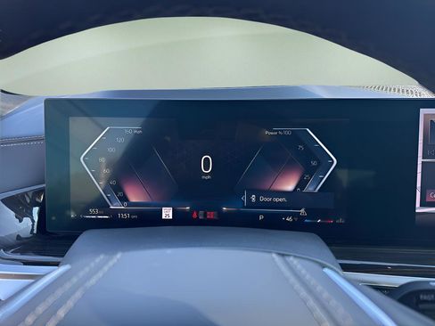 Used 2024 BMW X5 xDrive40i w/ Parking Assistance Package image 21