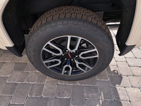 New 2026 GMC Sierra 1500 AT4 w/ AT4 Premium Package image 10