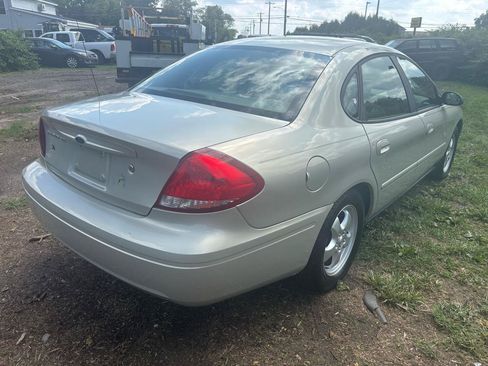 Used 2006 Ford Taurus SE FWD image 5