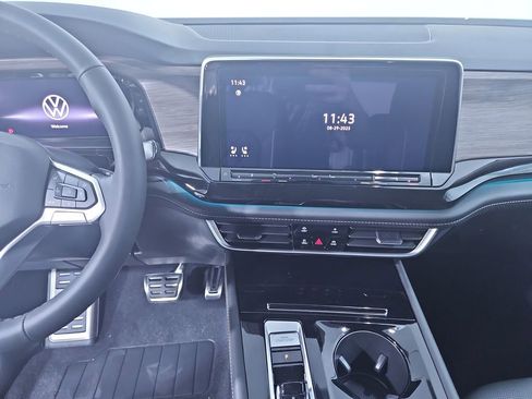 New 2026 Volkswagen Atlas SEL Premium R-Line AWD/4WD image 17