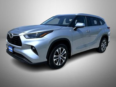 Used 2023 Toyota Highlander XLE