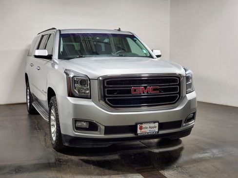 Used 2015 GMC Yukon XL SLT image 2