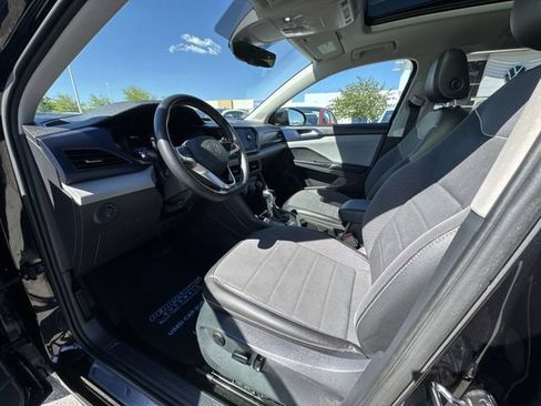 Certified 2023 Volkswagen Taos SE w/ Panoramic Sunroof Package AWD/4WD image 10