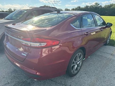 Used 2017 Ford Fusion SE w/ Equipment Group 201A FWD image 5