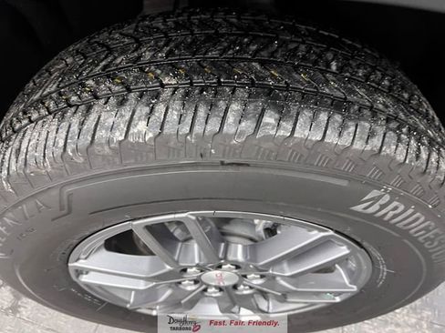 Used 2025 GMC Acadia Elevation image 16