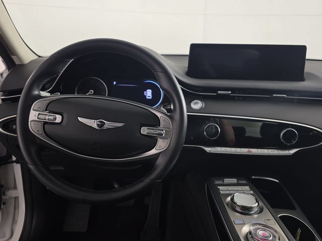 Used 2025 Genesis GV70 2.5T AWD/4WD image 11