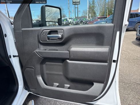 Used 2024 GMC Sierra 2500 Pro w/ Convenience Package image 43