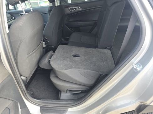 Used 2023 Kia Sportage LX image 29