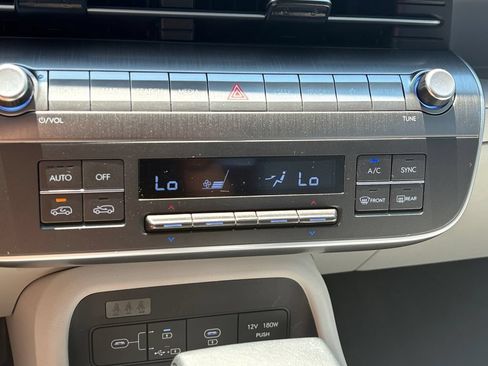 Certified 2025 Hyundai Kona SEL FWD image 25