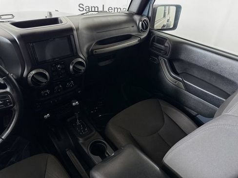 Used 2017 Jeep Wrangler Unlimited Sport w/ Quick Order Package 24S AWD/4WD image 19